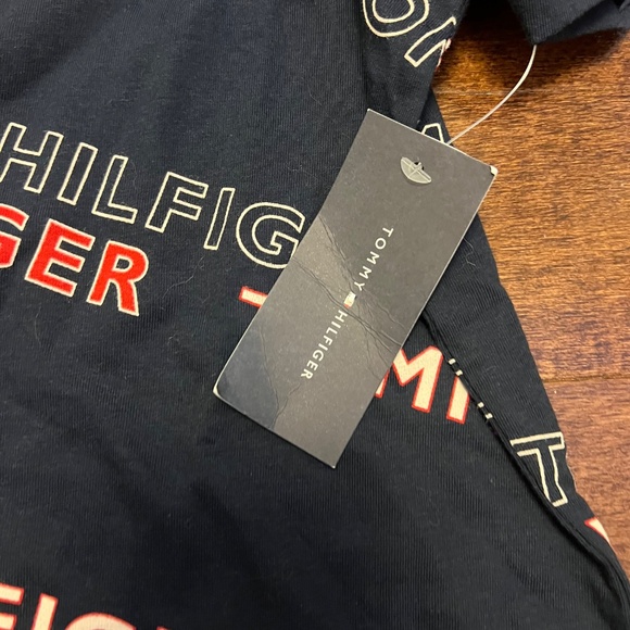 Tommy Hilfiger t shirt - Picture 2 of 3